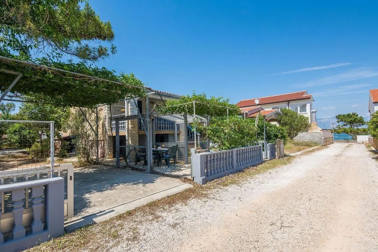 Apartments By The Sea Vir - Kozjak, Vir - 19094 Croácia